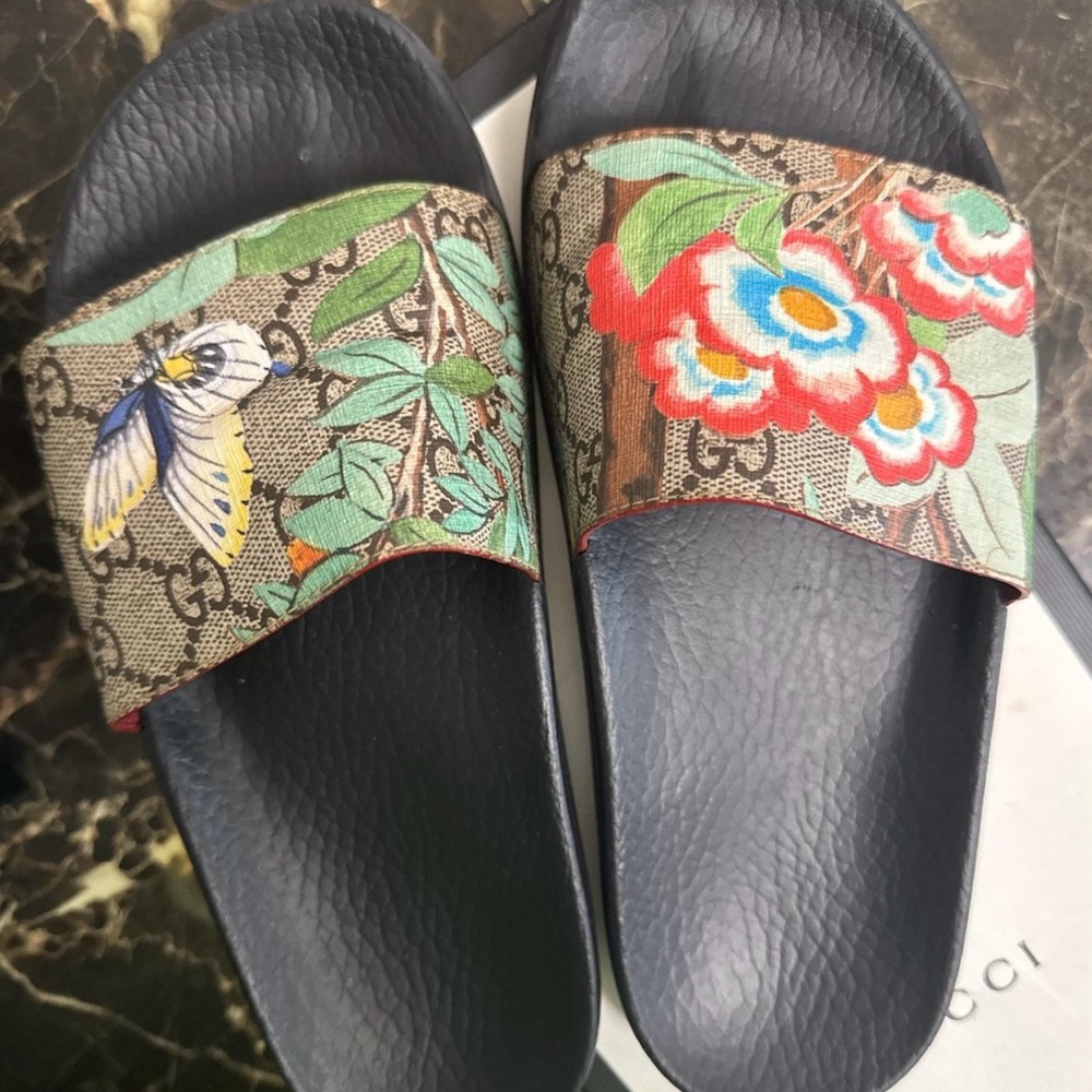 Gucci Black Sandals with Designer Pattern